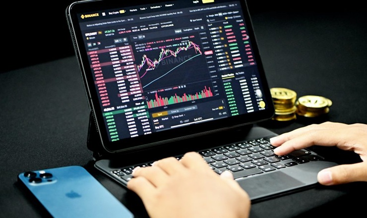 راه‌اندازی سایت صرافی ارز دیجیتال در ایران | مراحل، الزامات و واقعیت‌ها